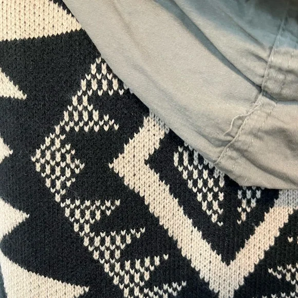 Fashionomics Olive Green Mockneck Utility Vest with Lining and Removable Hood - Picture 8 of 14